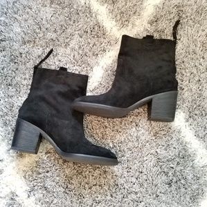 NWOB Black Seude Sam Edelman Booties